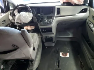 2019 Toyota Sienna LE Auto Access Seat with VIN 5TDKZ3DC6KS012190, listed as a Copart auction lot 54215005 with 70,332 mi miles and Salvage title. Bid and sale history available at DreamBid. Image 8.