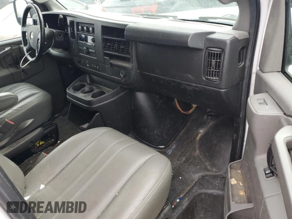 2020 Chevrolet Express Cargo with VIN 1GCWGAFP4L1174507, listed as a Copart auction lot 44225975 with 130,444 mi miles and Salvage Title. Bid and sale history available at DreamBid. Image 8.