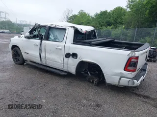 2020 Ram 1500 Big Horn с VIN 1C6SRFFT8LN207821, выставлен на аукционе IAAI как лот 42254465 с пробегом 71 158 миль миль и . История ставок и продаж доступна на DreamBid. Изображение 3.