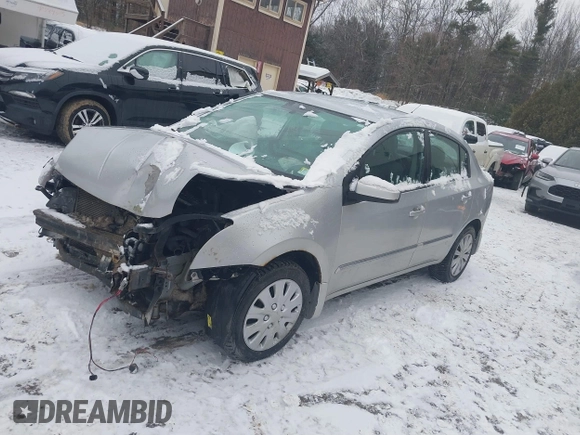2012 Nissan Sentra 2.0 z VIN 3N1AB6AP4CL730663, wystawiony jako IAAI lot #41685848 z przebiegiem 134 939 mil mil oraz . Historia ofert i sprzedaży dostępna na DreamBid. Obrazek 17.