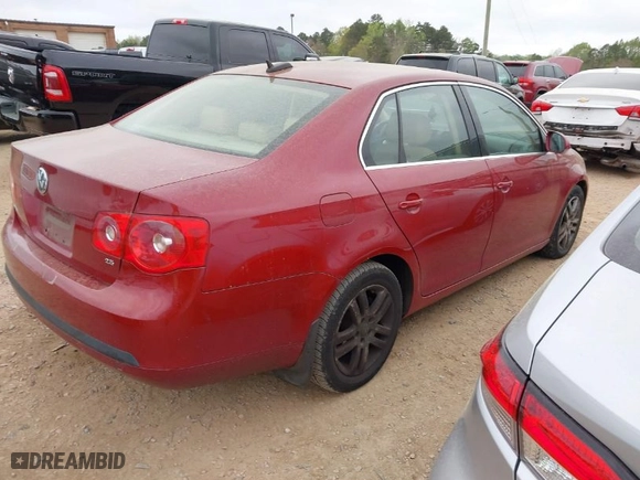 2006 Volkswagen Jetta Sedan 2.5L with VIN 3VWSF81K06M642498, listed as a IAAI auction lot 41943060 with 251,100 mi miles. Bid and sale history available at carsss.com. Image 4.
