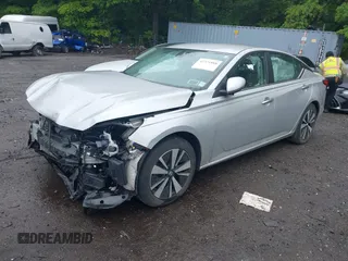 2021 Nissan Altima SV with VIN 1N4BL4DV6MN343648, listed as a IAAI auction lot 42321888 with 18,232 mi miles and . Bid and sale history available at DreamBid. Image 2.