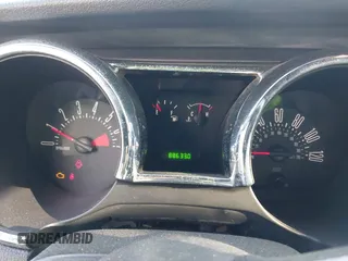 2005 Ford Mustang Deluxe with VIN 1ZVFT80N955140082, listed as a IAAI auction lot 41711933 with 88,633 mi miles. Bid and sale history available at carsss.com. Image 7.