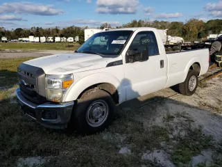 2014 Ford F-250 XL z VIN 1FTBF2A6XEEB46986, wystawiony jako Copart lot #77383044 z przebiegiem 54 890 mil mil oraz Szkoda całkowita • Salvage title. Historia ofert i sprzedaży dostępna na DreamBid. Obrazek 1.