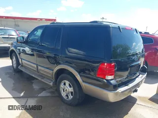 2003 Ford Expedition Eddie Bauer z VIN 1FMRU17W63LB90848, wystawiony jako IAAI lot #42101411 z przebiegiem 331 532 mil mil oraz . Historia ofert i sprzedaży dostępna na DreamBid. Obrazek 3.