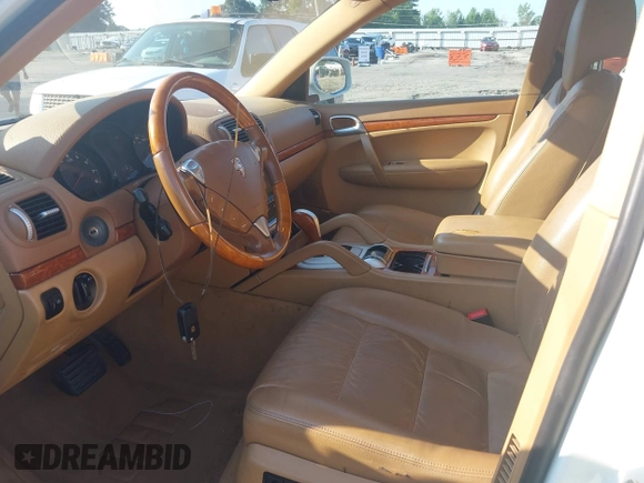 2009 Porsche Cayenne z VIN WP1AA29P79LA03940, wystawiony jako IAAI lot #42561786 z przebiegiem 159 648 mil mil oraz . Historia ofert i sprzedaży dostępna na DreamBid. Obrazek 5.