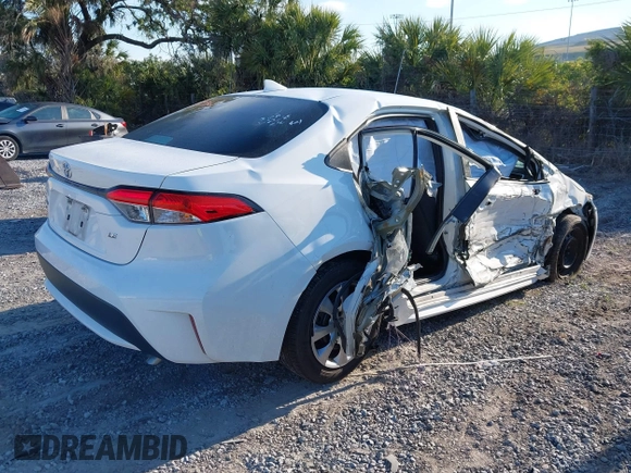 2020 Toyota Corolla LE with VIN 5YFEPRAEXLP092941, listed as a IAAI auction lot 41902363 with 62,847 mi miles. Bid and sale history available at carsss.com. Image 4.