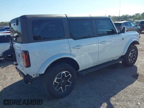 2024 Ford Bronco Outer Banks with VIN 1FMDE8BH6RLB35995, listed as a IAAI auction lot 41712075 with 3,733 mi miles. Bid and sale history available at carsss.com. Image 4.