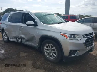 2020 Chevrolet Traverse LT Cloth z VIN 1GNERGKW1LJ231260, wystawiony jako IAAI lot #41601576 z przebiegiem 117 127 mil mil oraz . Historia ofert i sprzedaży dostępna na DreamBid. Obrazek 1.