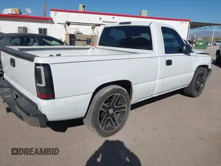 2000 GMC New Sierra 1500 SLE with VIN 1GTEC14W4YZ118674, listed as a IAAI auction lot 41726001 with 169,858 mi miles. Bid and sale history available at carsss.com. Image 4.
