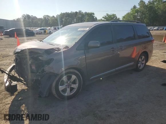 2018 Toyota Sienna LE Auto Access Seat with VIN 5TDKZ3DC6JS933890, listed as a Copart auction lot 52326665 with 168,679 mi miles and Salvage Title. Bid and sale history available at carsss.com. Image 1.