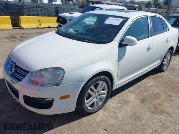 2007 Volkswagen Jetta с VIN 3VWSG81K27M010455, выставлен на аукционе IAAI как лот 41629842 с пробегом 212 750 миль миль и . История ставок и продаж доступна на DreamBid. Изображение 2.