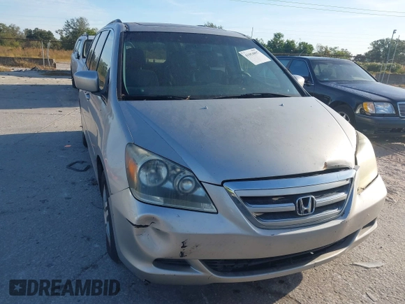 2005 Honda Odyssey EX-L with VIN 5FNRL38645B419566, listed as a IAAI auction lot 42104083 with 255,274 mi miles and . Bid and sale history available at carsss.com. Image 6.
