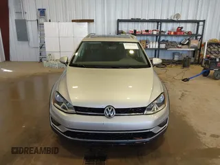 2017 Volkswagen Golf S z VIN 3VWH17AU9HM532332, wystawiony jako IAAI lot #41996360 z przebiegiem 105 854 mil mil oraz . Historia ofert i sprzedaży dostępna na DreamBid. Obrazek 13.