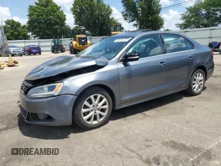 2013 Volkswagen Jetta SE z VIN 3VWDP7AJ8DM449097, wystawiony jako Copart lot #62155135 z przebiegiem 130 266 mil mil oraz Szkoda całkowita • Salvage title. Historia ofert i sprzedaży dostępna na DreamBid. Obrazek 1.