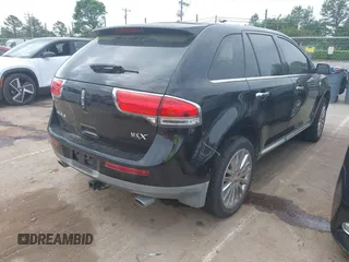 2011 Lincoln MKX with VIN 2LMDJ6JK0BBJ27379, listed as a IAAI auction lot 42088492 with 167,378 mi miles. Bid and sale history available at carsss.com. Image 4.