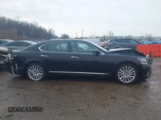 2017 Lexus LS 460 z VIN JTHCL5EF8H5028107, wystawiony jako IAAI lot #41677116 z przebiegiem 73 133 mil mil oraz . Historia ofert i sprzedaży dostępna na DreamBid. Obrazek 13.