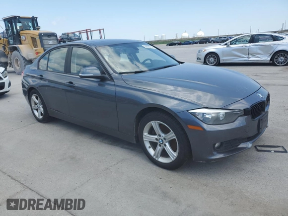 2013 BMW 3 Series 320i xDrive с VIN WBA3C3C53DF980210, выставлен на аукционе Copart как лот 56383714 с пробегом 115 824 миль миль и Списание • Salvage title. История ставок и продаж доступна на DreamBid. Изображение 4.