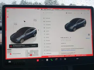 2024 Tesla Model Y Long Range z VIN 7SAYGDEE2RA244595, wystawiony jako IAAI lot #41964965 z przebiegiem 14 804 mil mil oraz . Historia ofert i sprzedaży dostępna na DreamBid. Obrazek 19.