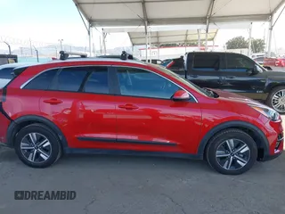 2022 Kia Niro LX with VIN KNDCB3LCXN5540593, listed as a IAAI auction lot 41648032 with 65,747 mi miles. Bid and sale history available at carsss.com. Image 13.
