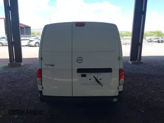 2015 Nissan NV200 S z VIN 3N6CM0KN3FK735497, wystawiony jako IAAI lot #41699156 z przebiegiem 61 581 mil mil oraz . Historia ofert i sprzedaży dostępna na DreamBid. Obrazek 16.