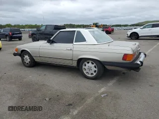 1985 Mercedes-Benz 380 z VIN WDBBA45C8FA035077, wystawiony jako Copart lot #57941015 z przebiegiem 127 403 mil mil oraz Tytuł czysty. Historia ofert i sprzedaży dostępna na DreamBid. Obrazek 2.