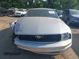 2007 Ford Mustang Deluxe with VIN 1ZVFT80N275312486, listed as a IAAI auction lot 42441764 with 172,095 mi miles and . Bid and sale history available at DreamBid. Image 13.