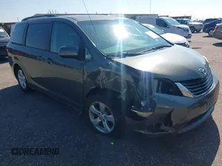 2011 Toyota Sienna LE AAS z VIN 5TDKK3DC9BS012415, wystawiony jako IAAI lot #42441393 z przebiegiem 200 452 mil mil oraz . Historia ofert i sprzedaży dostępna na DreamBid. Obrazek 1.