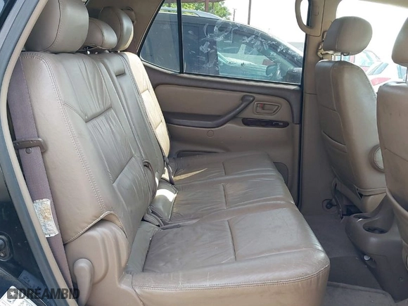 2004 Toyota Sequoia SR5 with VIN 5TDZT34A44S217542, listed as a IAAI auction lot 42021784 with 258,459 mi miles. Bid and sale history available at carsss.com. Image 8.