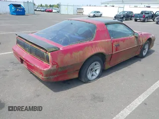 1988 Pontiac Firebird Trans Am с VIN 1G2FW21E0JL216496, выставлен на аукционе IAAI как лот 42131654 с пробегом 231 941 миль миль и . История ставок и продаж доступна на DreamBid. Изображение 4.