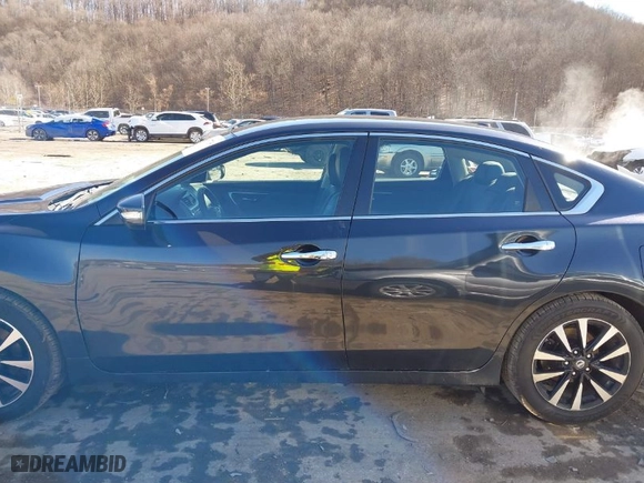 2018 Nissan Altima 2.5 S with VIN 1N4AL3APXJC236055, listed as a IAAI auction lot 41697734 with 113,240 mi miles. Bid and sale history available at carsss.com. Image 14.