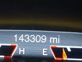 2017 Jeep Cherokee Limited with VIN 1C4PJLDB2HW517656, listed as a IAAI auction lot 41544650 with 143,309 mi miles. Bid and sale history available at carsss.com. Image 16.