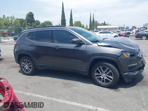 2020 Jeep Compass Latitude z VIN 3C4NJCBBXLT126537, wystawiony jako IAAI lot #42551696 z przebiegiem 38 538 mil mil oraz . Historia ofert i sprzedaży dostępna na DreamBid. Obrazek 13.