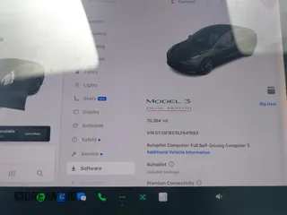 2020 Tesla Model 3 Performance z VIN 5YJ3E1EC5LF641593, wystawiony jako IAAI lot #42153291 z przebiegiem 70 264 mil mil oraz . Historia ofert i sprzedaży dostępna na DreamBid. Obrazek 7.