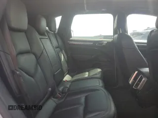 2017 Porsche Cayenne S с VIN WP1AB2A28HLA51118, выставлен на аукционе Copart как лот 50918305 с пробегом 109 872 миль миль и Списание • Salvage title. История ставок и продаж доступна на DreamBid. Изображение 10.