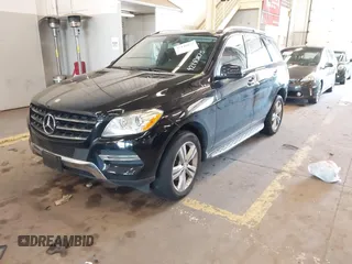 2015 Mercedes-Benz M 350 z VIN 4JGDA5HB4FA505281, wystawiony jako IAAI lot #42140875 z przebiegiem 117 948 mil mil oraz . Historia ofert i sprzedaży dostępna na DreamBid. Obrazek 2.
