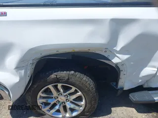2020 GMC Sierra 1500 SLT z VIN 3GTU9DED1LG432266, wystawiony jako IAAI lot #41984060 z przebiegiem 66 935 mil mil oraz . Historia ofert i sprzedaży dostępna na DreamBid. Obrazek 18.