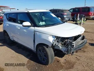 2022 Kia Soul EX with VIN KNDJ33AU5N7804758, listed as a IAAI auction lot 41678596 with 31,593 mi miles. Bid and sale history available at carsss.com. Image 1.