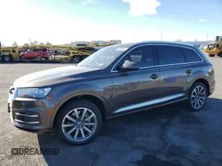 2017 Audi Q7 Prestige z VIN WA1VAAF7XHD054613, wystawiony jako Copart lot #49283225 z przebiegiem 132 181 mil mil oraz Szkoda całkowita • Salvage title. Historia ofert i sprzedaży dostępna na DreamBid. Obrazek 1.