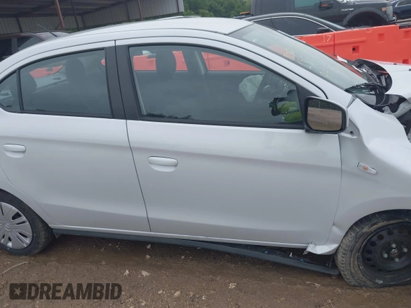 2024 Mitsubishi Mirage ES z VIN ML32FUFJ2RHF13785, wystawiony jako IAAI lot #42172271 z przebiegiem 5 352 mil mil oraz . Historia ofert i sprzedaży dostępna na DreamBid. Obrazek 13.