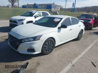 2020 Nissan Altima 2.5 S with VIN 1N4BL4BV9LC256422, listed as a IAAI auction lot 41805700 with 117,886 mi miles. Bid and sale history available at carsss.com. Image 18.