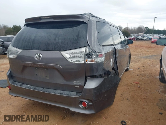 2011 Toyota Sienna SE with VIN 5TDXK3DC3BS143331, listed as a IAAI auction lot 41758043 with 215,490 mi miles. Bid and sale history available at carsss.com. Image 4.