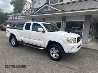2008 Toyota Tacoma z VIN 5TEUU42N58Z487696, wystawiony jako IAAI lot #42355037 z przebiegiem 147 944 mil mil oraz . Historia ofert i sprzedaży dostępna na DreamBid. Obrazek 1.
