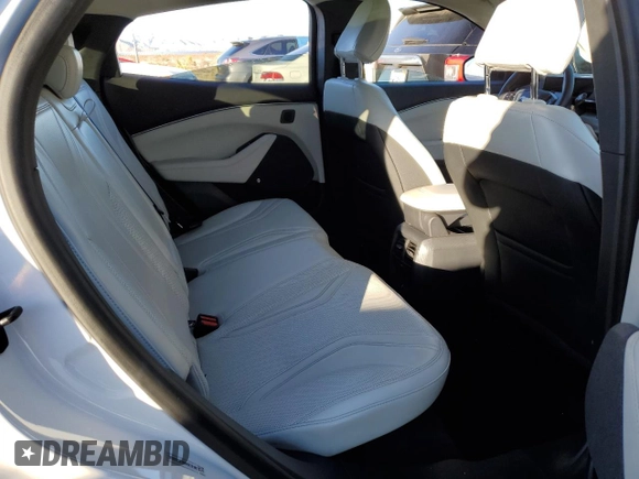 2022 Ford Mustang Mach-E Premium z VIN 3FMTK3R76NMA16180, wystawiony jako Copart lot #72714282 z przebiegiem 20 113 mil mil oraz . Historia ofert i sprzedaży dostępna na DreamBid. Obrazek 11.