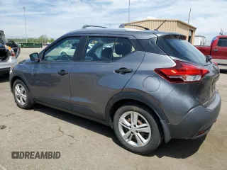 2019 Nissan Kicks S z VIN 3N1CP5CU3KL560088, wystawiony jako Copart lot #55911105 z przebiegiem 76 707 mil mil oraz Szkoda całkowita • Salvage title. Historia ofert i sprzedaży dostępna na DreamBid. Obrazek 2.