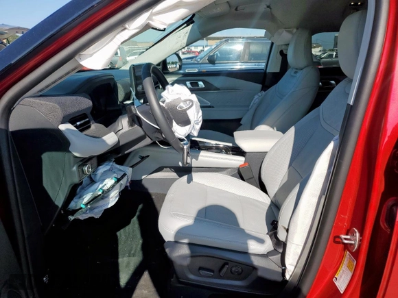 2025 Ford Explorer Platinum with VIN 1FMWK8HC2SGB58993, listed as a Copart auction lot 58005875 with 4,917 mi miles and Salvage title. Bid and sale history available at DreamBid. Image 7.