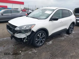 2021 Ford Escape SE z VIN 1FMCU0G6XMUB32625, wystawiony jako IAAI lot #42279918 z przebiegiem 93 646 mil mil oraz . Historia ofert i sprzedaży dostępna na DreamBid. Obrazek 19.