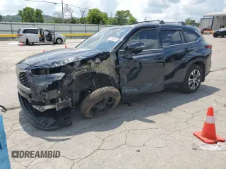 2021 Toyota Highlander XLE with VIN 5TDGZRAH4MS524414, listed as a Copart auction lot 61860485 with 88,686 mi miles and Salvage title. Bid and sale history available at DreamBid. Image 1.