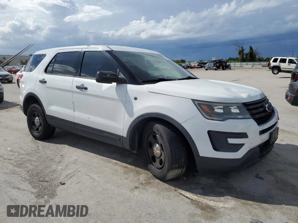2016 Ford Utility Police Interceptor with VIN 1FM5K8AR4GGA27954, listed as a Copart auction lot 66463304 with 136,857 mi miles and Non Repairable. Bid and sale history available at carsss.com. Image 4.