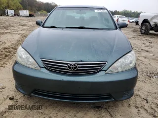 2006 Toyota Camry LE z VIN 4T1BF30K66U111210, wystawiony jako Copart lot #53107095 z przebiegiem 214 638 mil mil oraz Szkoda całkowita • Salvage title. Historia ofert i sprzedaży dostępna na DreamBid. Obrazek 5.